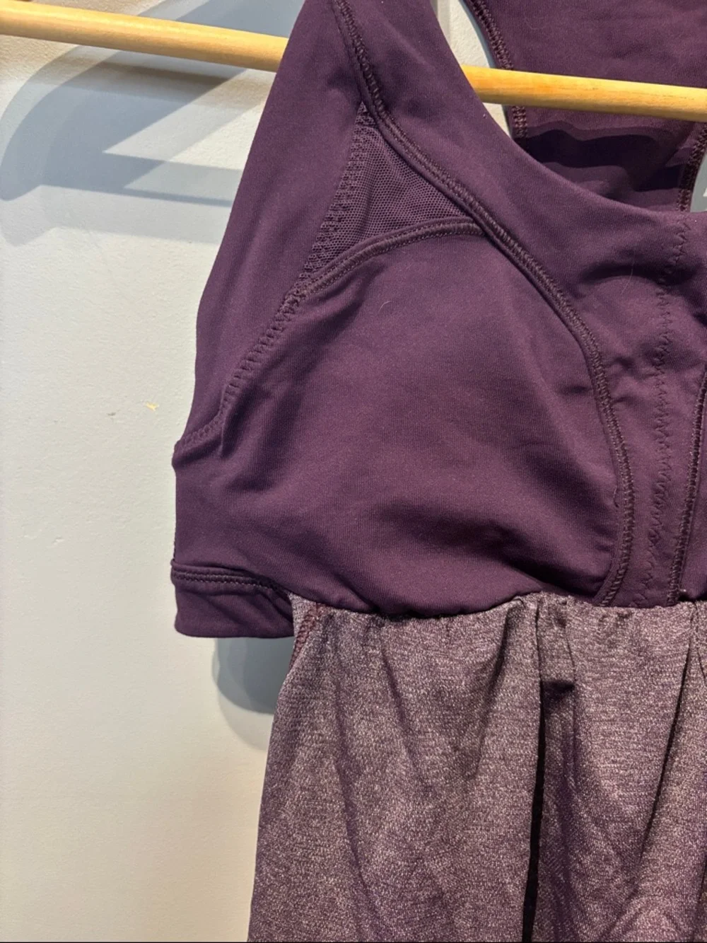 Lululemon 2-In-Run Tank Heathered Deep Zinfandel / Deep Zinfandel - Picture 4 of 8
